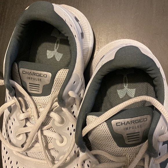 Under Armor running shoes - Picture 4 of 4